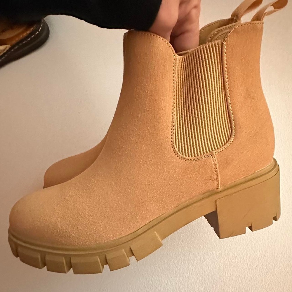 Athlefit Womens Chelsea Platform Ankle Boots Chunky Heel Size 8.5 Preloved